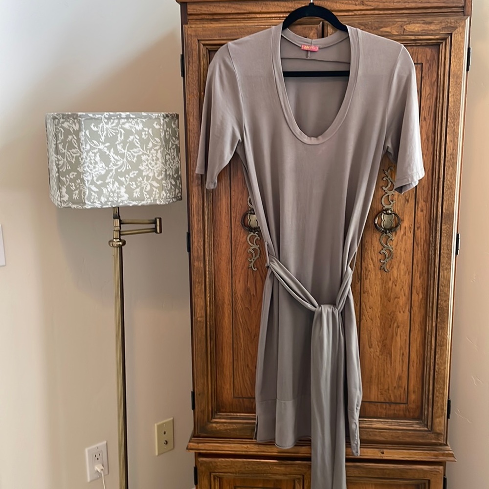 Zooey short sleeve taupe knit dress - Size large